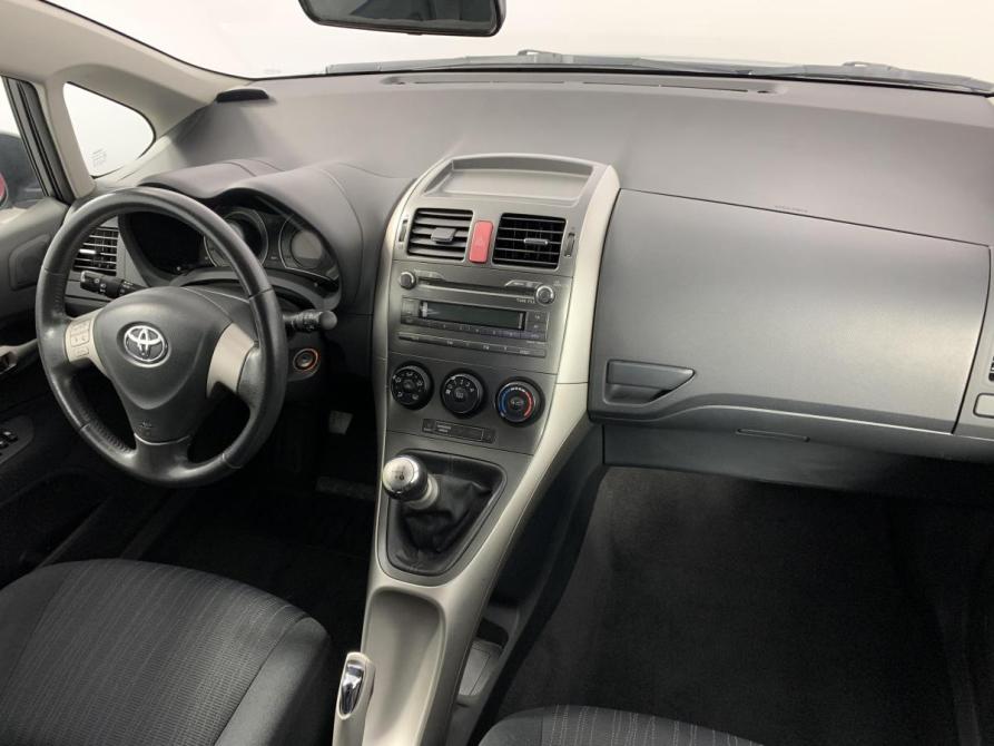 Toyota Auris I Москва  - изображение 11