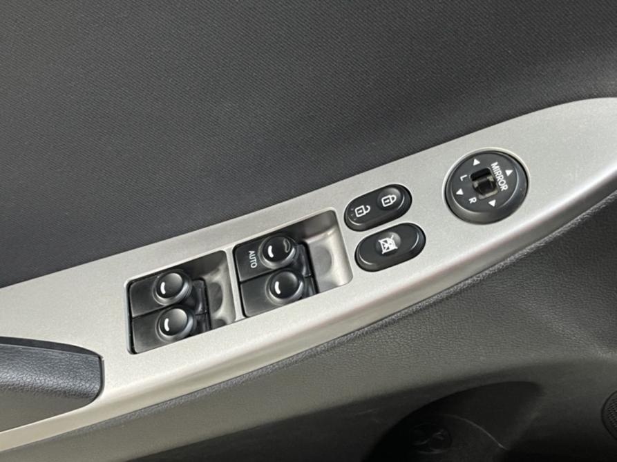 Hyundai Solaris I Рестайлинг Курск  - изображение 15