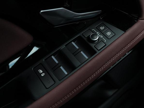 Land Rover Range Rover Evoque II Рестайлинг с пробегом 2024 года, цена 5 250 000 рублей, 17261 км, внедорожник, Автокод Объявления