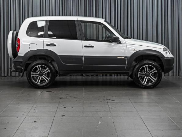 Chevrolet Niva I Рестайлинг с пробегом 2018 года, цена 899 000 рублей, 160090 км, внедорожник, Автокод Объявления
