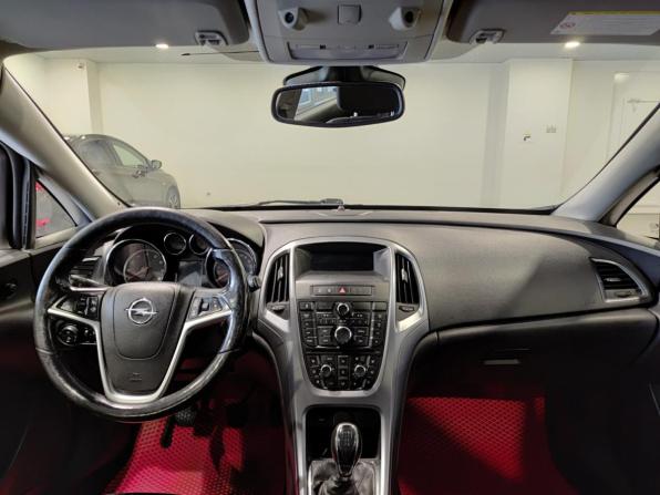 Opel Astra J Рестайлинг с пробегом 2013 года, цена 620 000 рублей, 178039 км, хэтчбек, Автокод Объявления