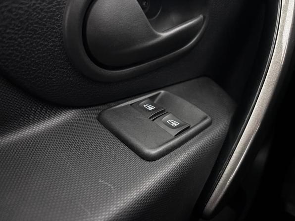 Renault Logan II Рестайлинг с пробегом 2022 года, цена 1 375 000 рублей, 31111 км, седан, Автокод Объявления