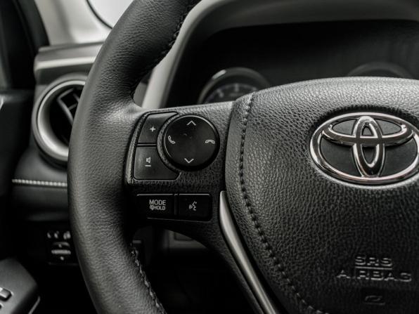 Toyota RAV4 IV (XA40) Рестайлинг с пробегом 2016 года, цена 2 240 000 рублей, 90392 км, внедорожник, Автокод Объявления