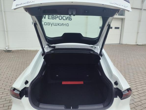 Changan UNI-V I с пробегом 2024 года, цена 2 150 000 рублей, 40989 км, лифтбек, Автокод Объявления