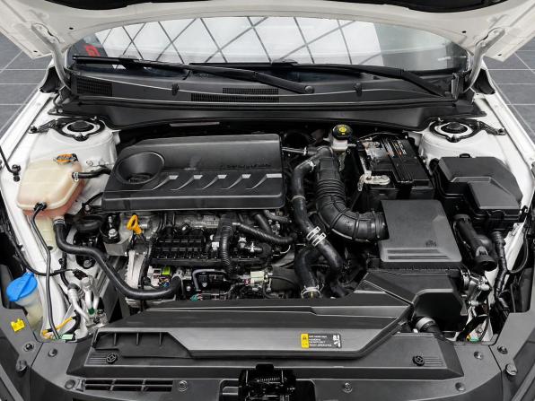 Hyundai Elantra VII (CN7) с пробегом 2022 года, цена 1 742 000 рублей, 32000 км, седан, Автокод Объявления