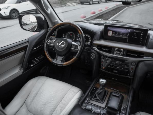 Lexus LX III Рестайлинг 2 с пробегом 2016 года, цена 6 499 000 рублей, 239708 км, внедорожник, Автокод Объявления