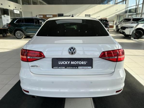Volkswagen Jetta VI Рестайлинг с пробегом 2015 года, цена 995 000 рублей, 260240 км, седан, Автокод Объявления