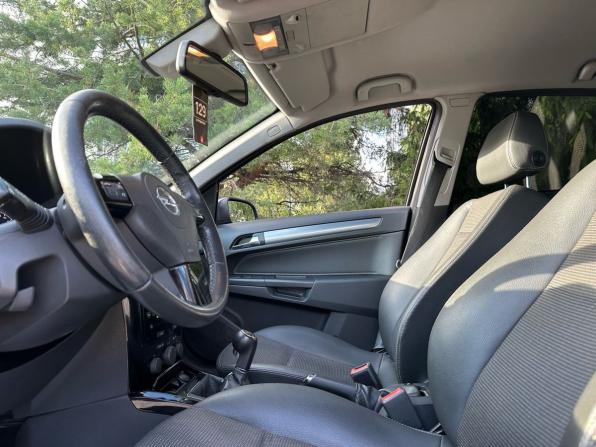 Opel Astra H Рестайлинг с пробегом 2008 года, цена 320 000 рублей, 246093 км, хэтчбек, Автокод Объявления