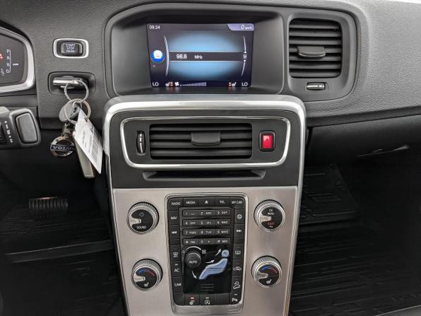 Volvo S60 Cross Country с пробегом 2018 года, цена 2 450 000 рублей, 101501 км, седан, Автокод Объявления