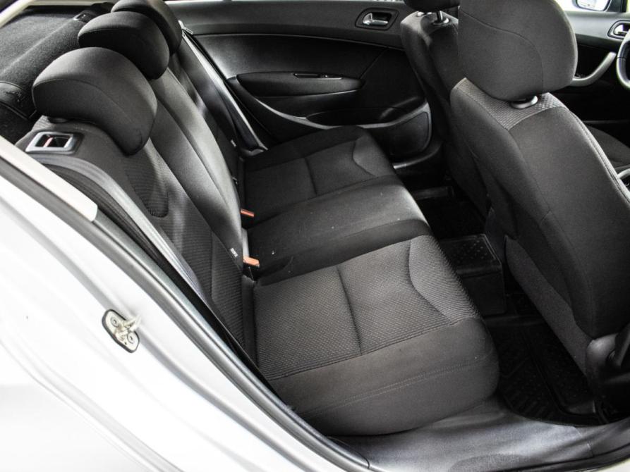 Peugeot 408 I Москва  - изображение 11