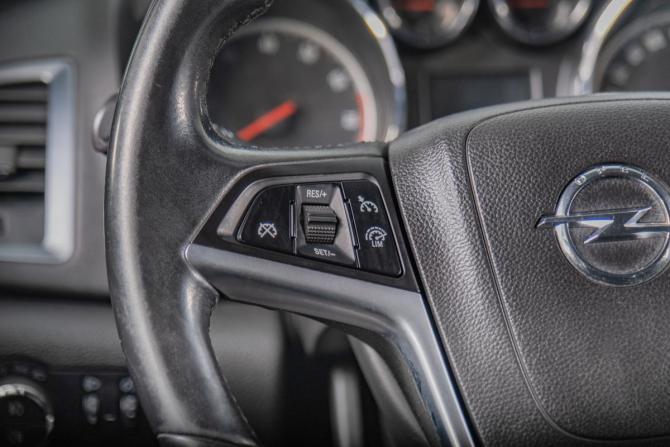 Opel Astra J Рестайлинг с пробегом 2012 года, цена 799 000 рублей, 133000 км, седан, Автокод Объявления