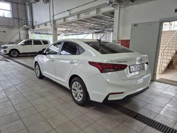 Hyundai Solaris II с пробегом 2017 года, цена 1 390 000 рублей, 81000 км, седан, Автокод Объявления