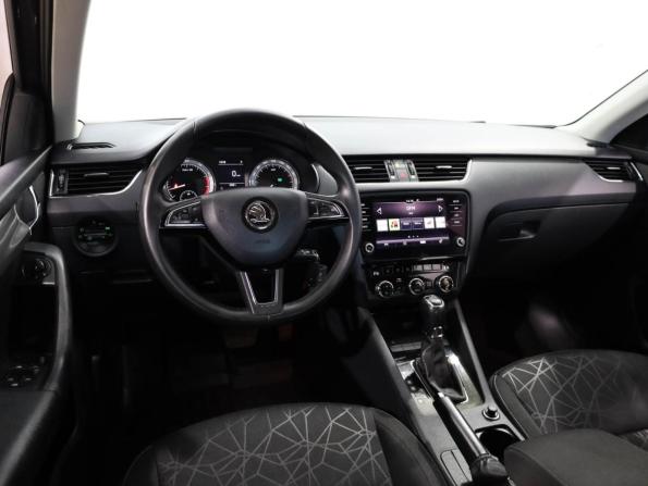 Skoda Octavia III (A7) Рестайлинг с пробегом 2019 года, цена 1 969 000 рублей, 159803 км, лифтбек, Автокод Объявления