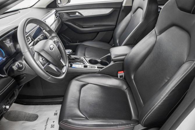 JAC J7 I с пробегом 2023 года, цена 1 699 000 рублей, 105000 км, лифтбек, Автокод Объявления