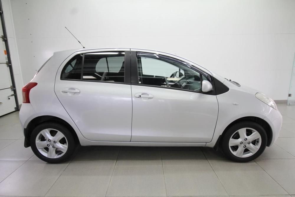 Toyota Yaris II Сургут  - изображение 7