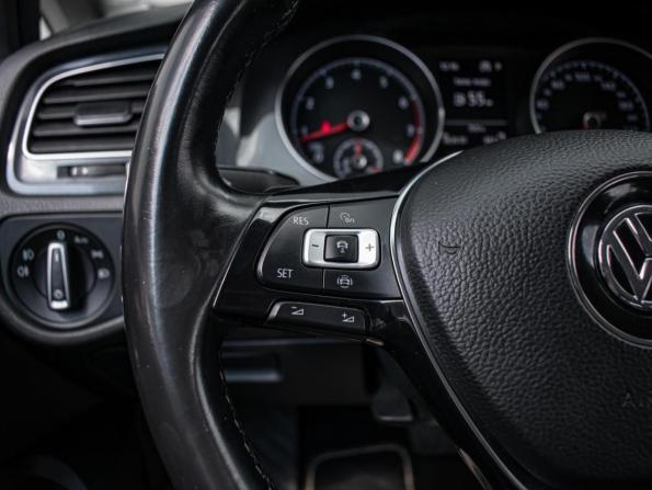 Volkswagen Golf VII Рестайлинг с пробегом 2018 года, цена 1 570 000 рублей, 182610 км, универсал, Автокод Объявления