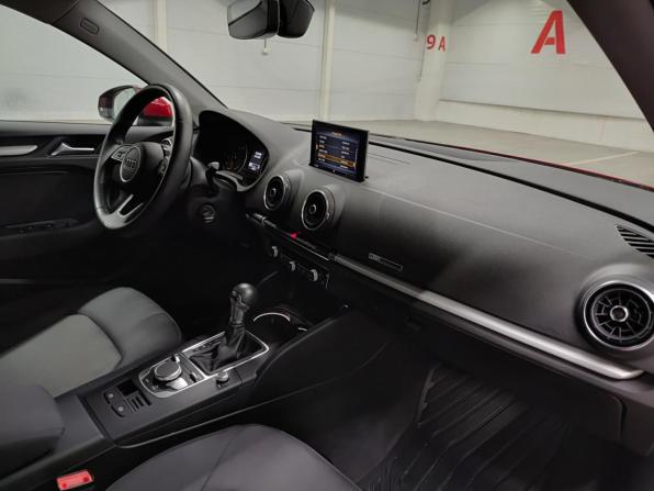 Audi A3 III (8V) Рестайлинг с пробегом 2018 года, цена 1 990 000 рублей, 62006 км, седан, Автокод Объявления