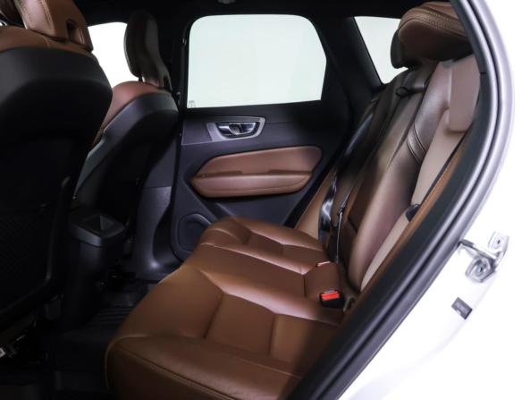 Volvo XC60 II Рестайлинг с пробегом 2022 года, цена 4 258 000 рублей, 40000 км, внедорожник, Автокод Объявления