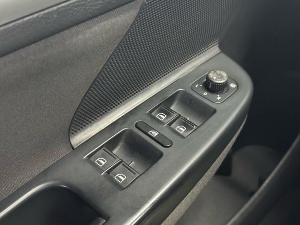 Volkswagen Jetta V с пробегом 2010 года, цена 889 000 рублей, 107935 км, седан, Автокод Объявления