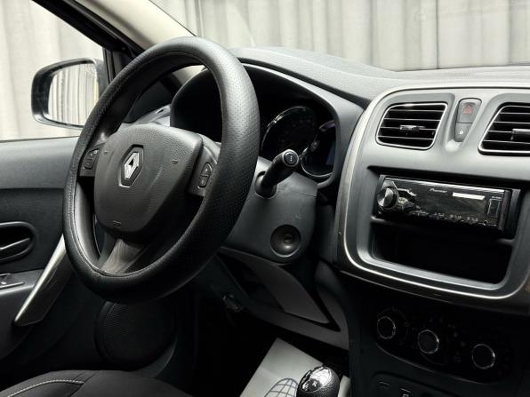 Renault Sandero II с пробегом 2016 года, цена 799 000 рублей, 176977 км, хэтчбек, Автокод Объявления