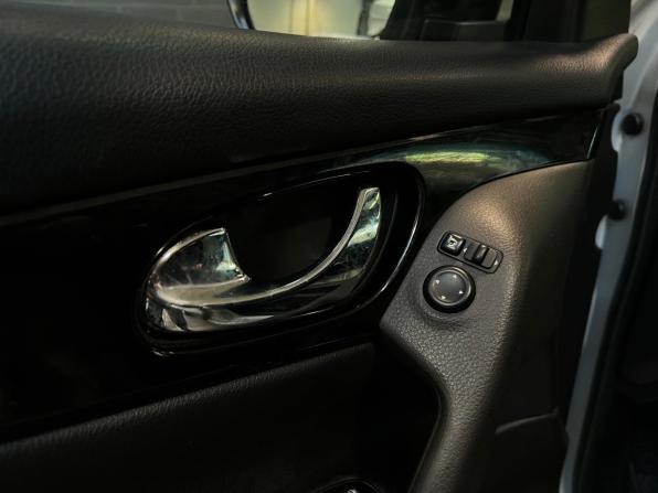 Nissan Qashqai II с пробегом 2017 года, цена 1 350 000 рублей, 108797 км, внедорожник, Автокод Объявления