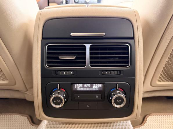 Volkswagen Touareg II с пробегом 2011 года, цена 1 850 000 рублей, 310630 км, внедорожник, Автокод Объявления