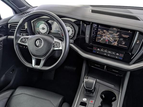 Volkswagen Touareg III с пробегом 2018 года, цена 5 217 500 рублей, 96155 км, внедорожник, Автокод Объявления