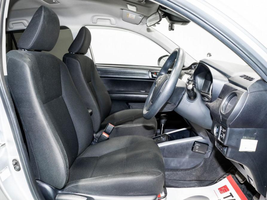 Toyota Corolla XI (E160 E170) Рестайлинг 2 Чита  - изображение 6