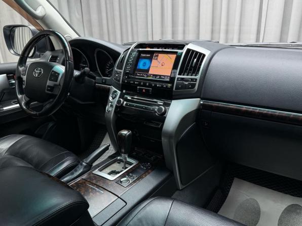 Toyota Land Cruiser 200 Series Рестайлинг 1 с пробегом 2013 года, цена 3 759 000 рублей, 244860 км, внедорожник, Автокод Объявления