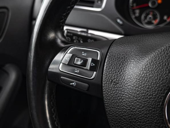 Volkswagen Jetta VI с пробегом 2012 года, цена 1 210 000 рублей, 204936 км, седан, Автокод Объявления