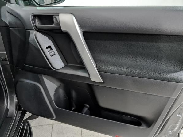 Toyota Land Cruiser Prado 150 Series Рестайлинг 2 с пробегом 2019 года, цена 5 250 000 рублей, 95654 км, внедорожник, Автокод Объявления