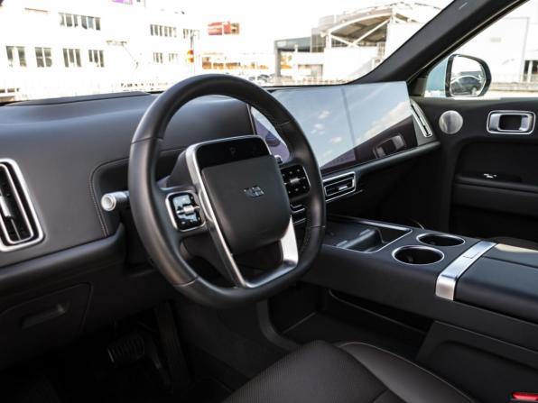 Li Auto (Lixiang) L9 I с пробегом 2023 года, цена 7 437 000 рублей, 10592 км, внедорожник, Автокод Объявления