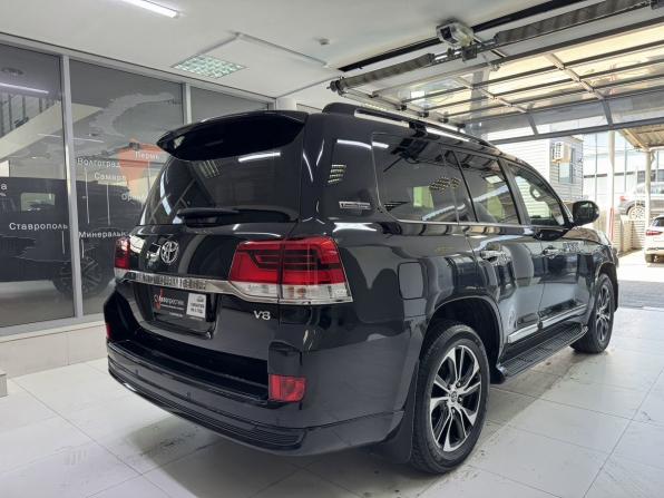 Toyota Land Cruiser 200 Series Рестайлинг 2 с пробегом 2020 года, цена 9 050 000 рублей, 92876 км, внедорожник, Автокод Объявления