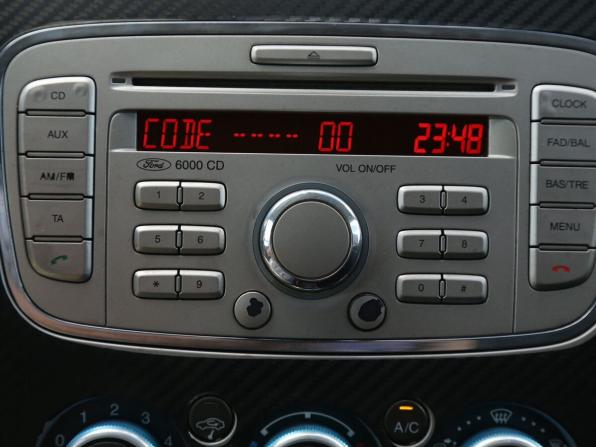 Ford Focus II Рестайлинг с пробегом 2008 года, цена 392 000 рублей, 195000 км, седан, Автокод Объявления