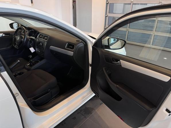 Volkswagen Jetta VI Рестайлинг с пробегом 2017 года, цена 1 310 000 рублей, 179834 км, седан, Автокод Объявления