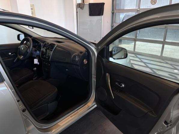 Renault Logan II с пробегом 2017 года, цена 610 000 рублей, 151127 км, седан, Автокод Объявления