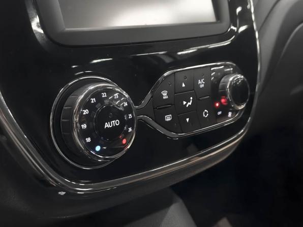 Renault Kaptur I с пробегом 2018 года, цена 1 306 800 рублей, 141797 км, внедорожник, Автокод Объявления