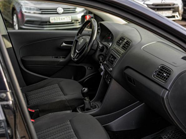 Volkswagen Polo V Рестайлинг с пробегом 2018 года, цена 750 000 рублей, 180164 км, седан, Автокод Объявления