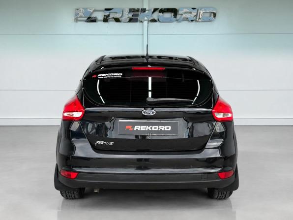 Ford Focus III Рестайлинг с пробегом 2015 года, цена 929 000 рублей, 126651 км, хэтчбек, Автокод Объявления