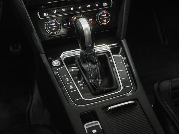 Volkswagen Passat B8 с пробегом 2016 года, цена 2 229 000 рублей, 96246 км, седан, Автокод Объявления