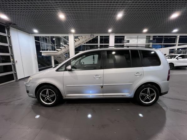 Volkswagen Touran I Рестайлинг с пробегом 2010 года, цена 584 000 рублей, 254263 км, компактвэн, Автокод Объявления