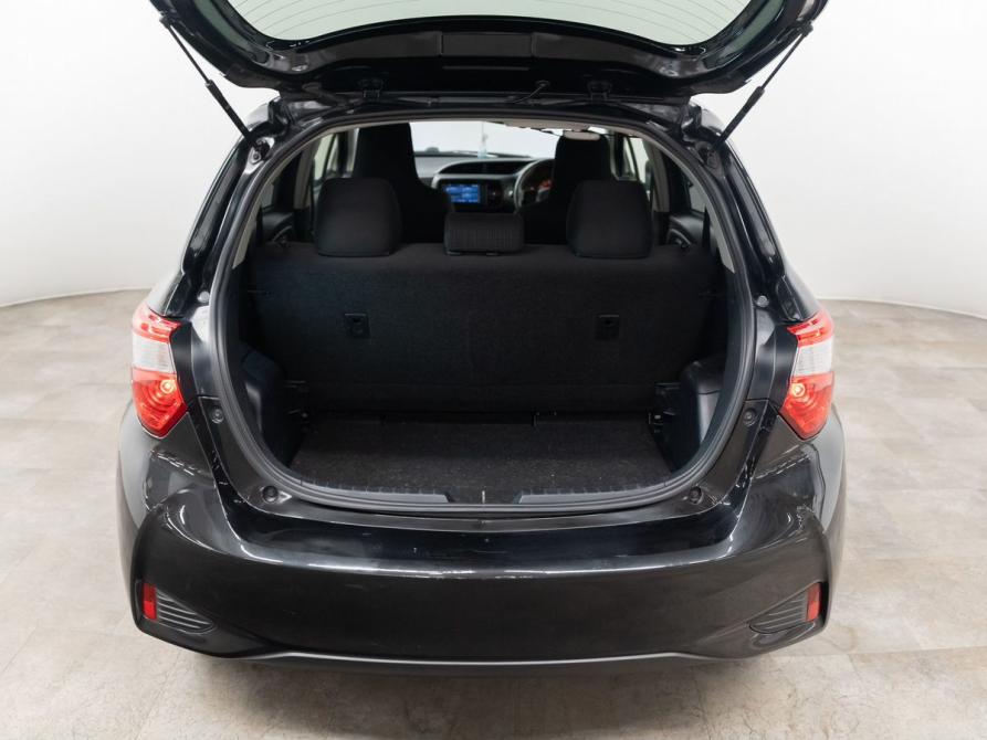 Toyota Vitz III (XP130) Рестайлинг 2 Красноярск  - изображение 17