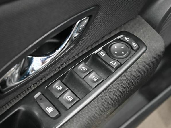 Renault Fluence I Рестайлинг с пробегом 2014 года, цена 700 000 рублей, 216680 км, седан, Автокод Объявления