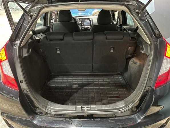 Honda Fit III Рестайлинг с пробегом 2019 года, цена 1 360 000 рублей, 72050 км, хэтчбек, Автокод Объявления
