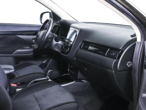 Mitsubishi Outlander III Рестайлинг 3 с пробегом 2019 года, цена 2 190 000 рублей, 89110 км, внедорожник, Автокод Объявления