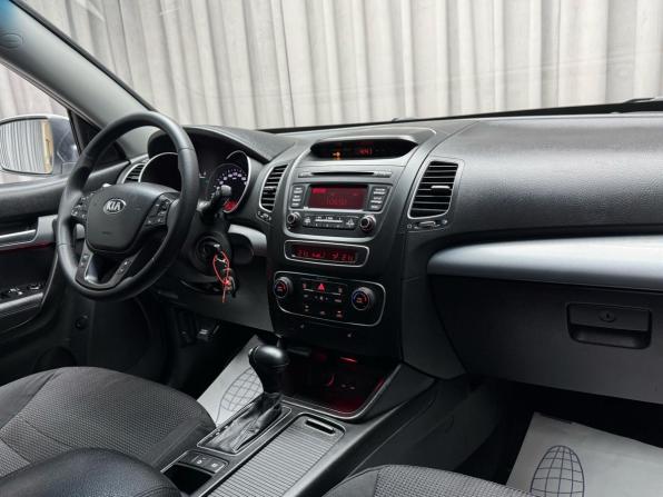 Kia Sorento II Рестайлинг с пробегом 2013 года, цена 1 999 000 рублей, 185000 км, внедорожник, Автокод Объявления