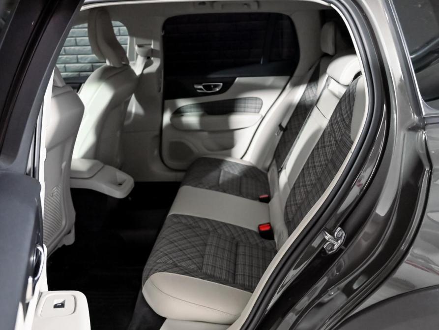 Volvo V60 Cross Country II Екатеринбург  - изображение 20