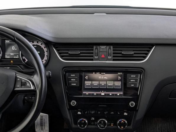 Skoda Octavia III (A7) Рестайлинг с пробегом 2018 года, цена 1 745 000 рублей, 73418 км, лифтбек, Автокод Объявления