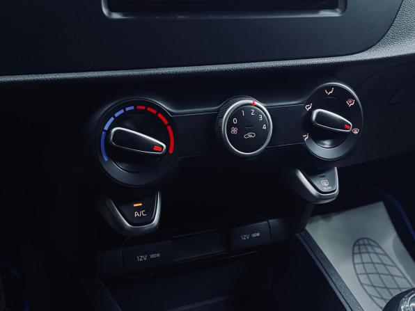 Kia Rio IV Рестайлинг с пробегом 2021 года, цена 1 590 000 рублей, 87812 км, седан, Автокод Объявления