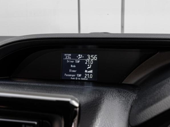 Toyota Noah III (R80) с пробегом 2015 года, цена 1 760 000 рублей, 199441 км, минивэн, Автокод Объявления